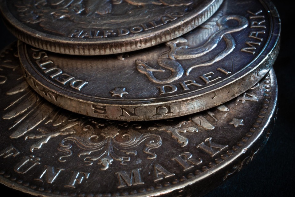 Rupee Breaches 96 Per Dollar Mark as FII Outflows Continue