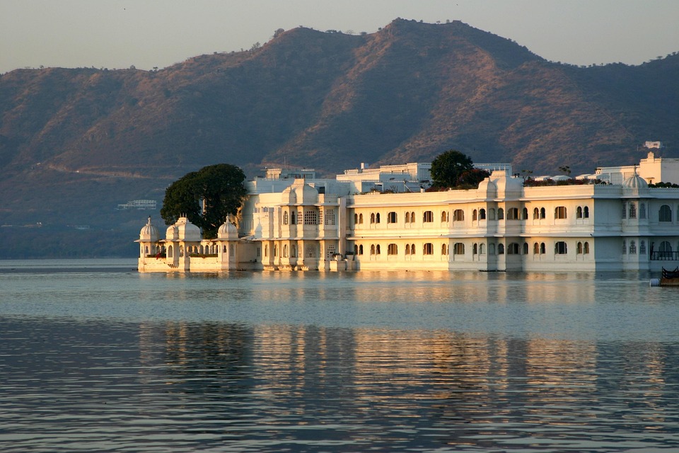 ahmedabad to udaipur fastest train